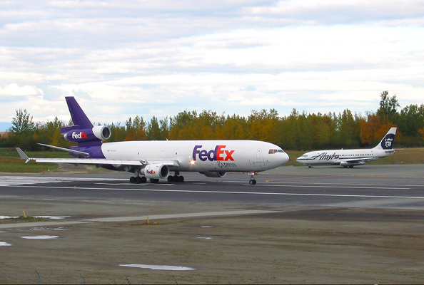 FedEx_MD11_runway_1.jpg